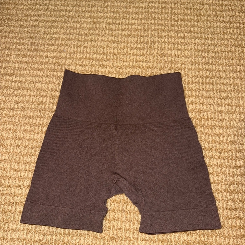 SET Active Sculptflex High-Waist Biker Shorts in color Pepper